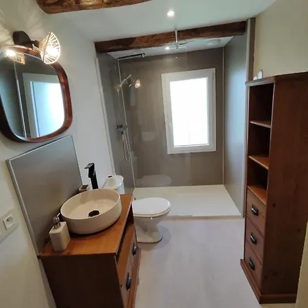 A La Tour De Peyrebrune Alrance