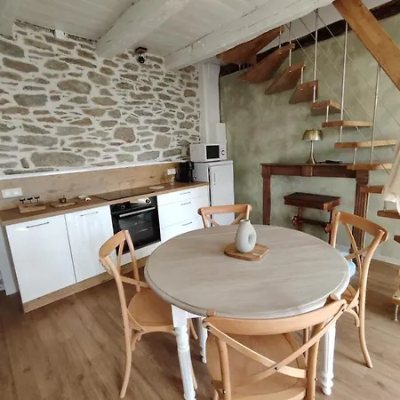 A La Tour De Peyrebrune 別荘