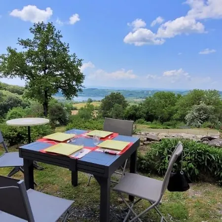 A La Tour De Peyrebrune