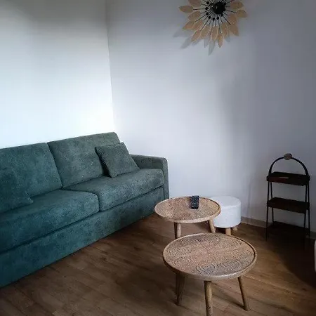 A La Tour De Peyrebrune